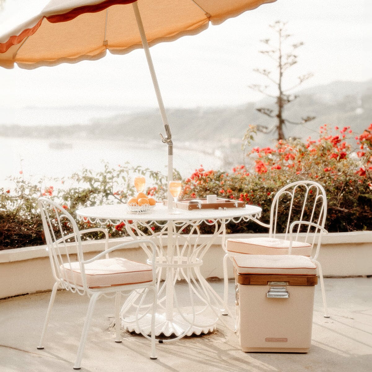 The Al Fresco Dining Table