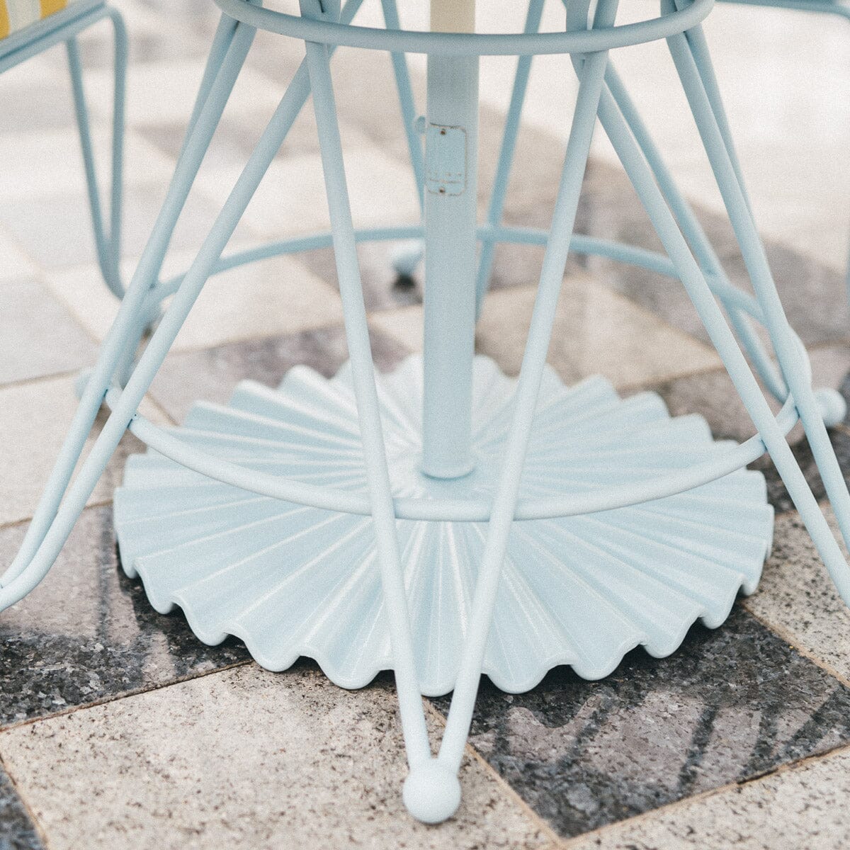The Clamshell Base - 55 LB