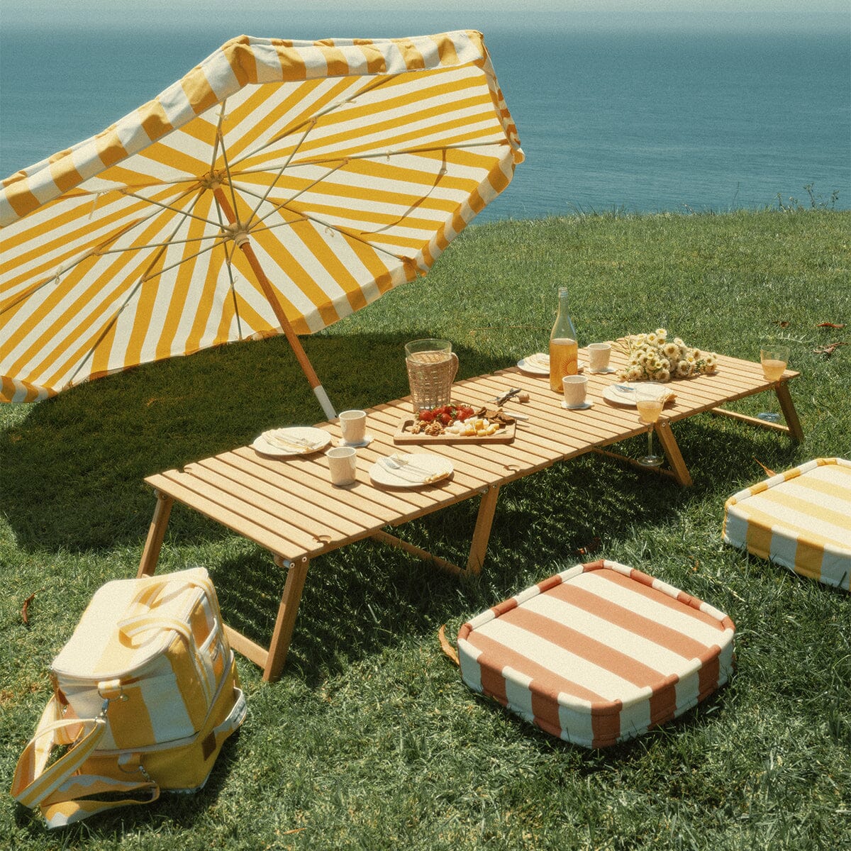 The Long Folding Table