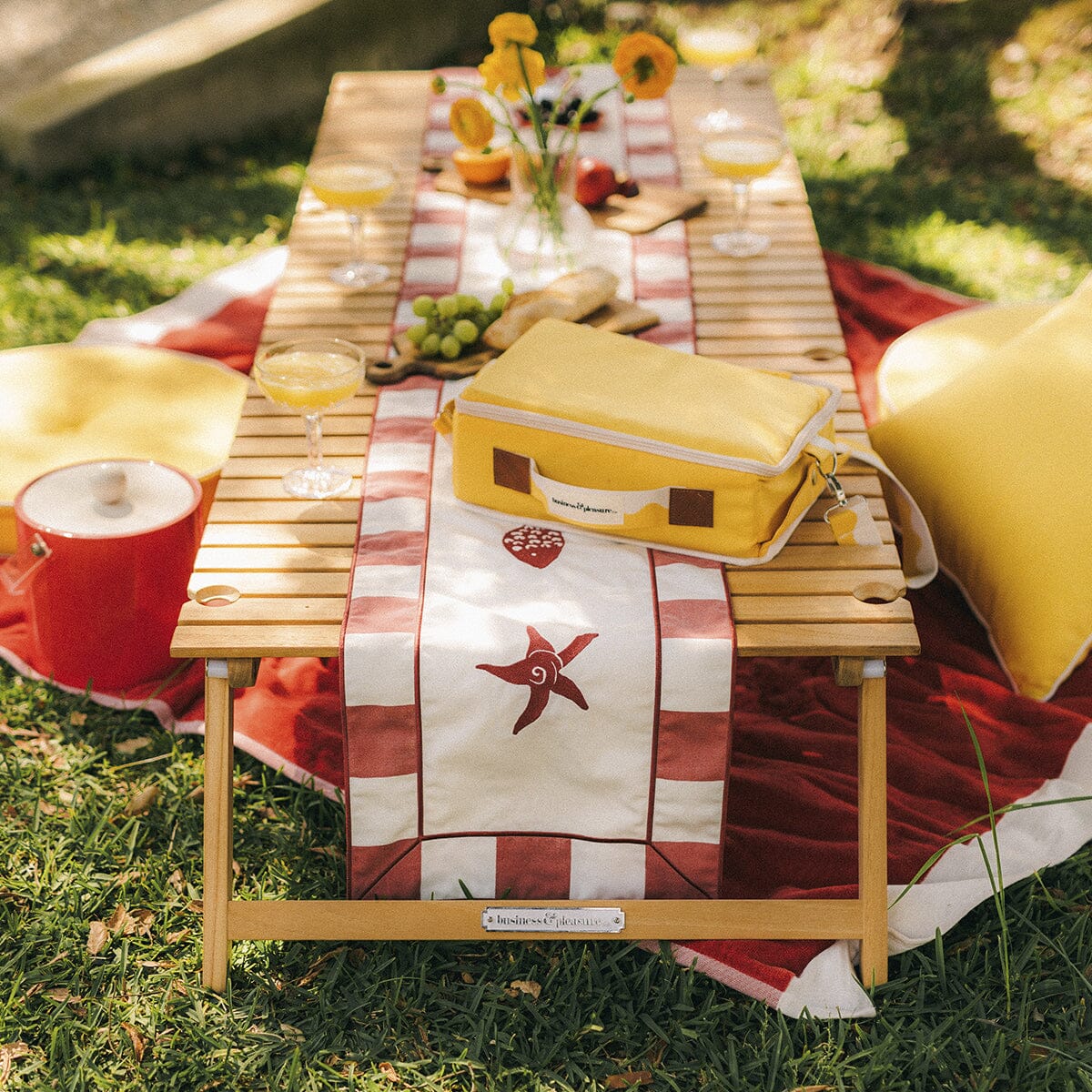 The Long Folding Table