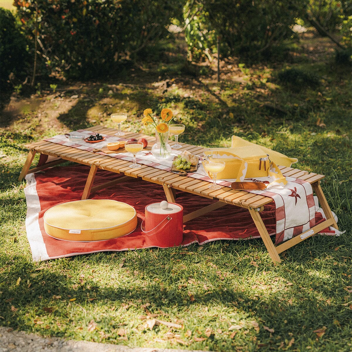 The Long Folding Table