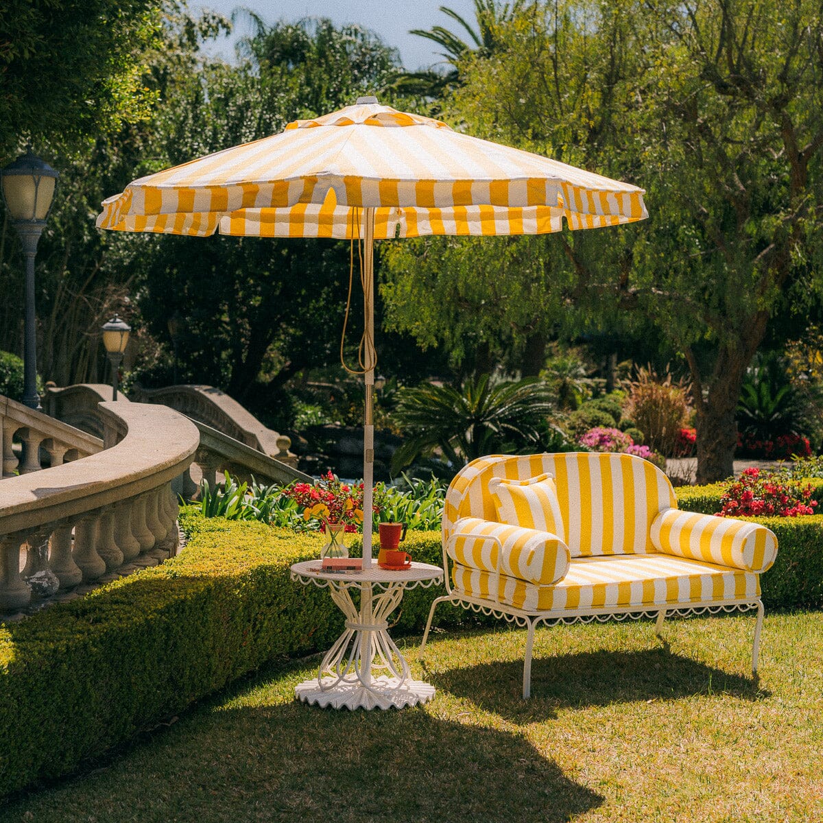 The Al Fresco Love Seat