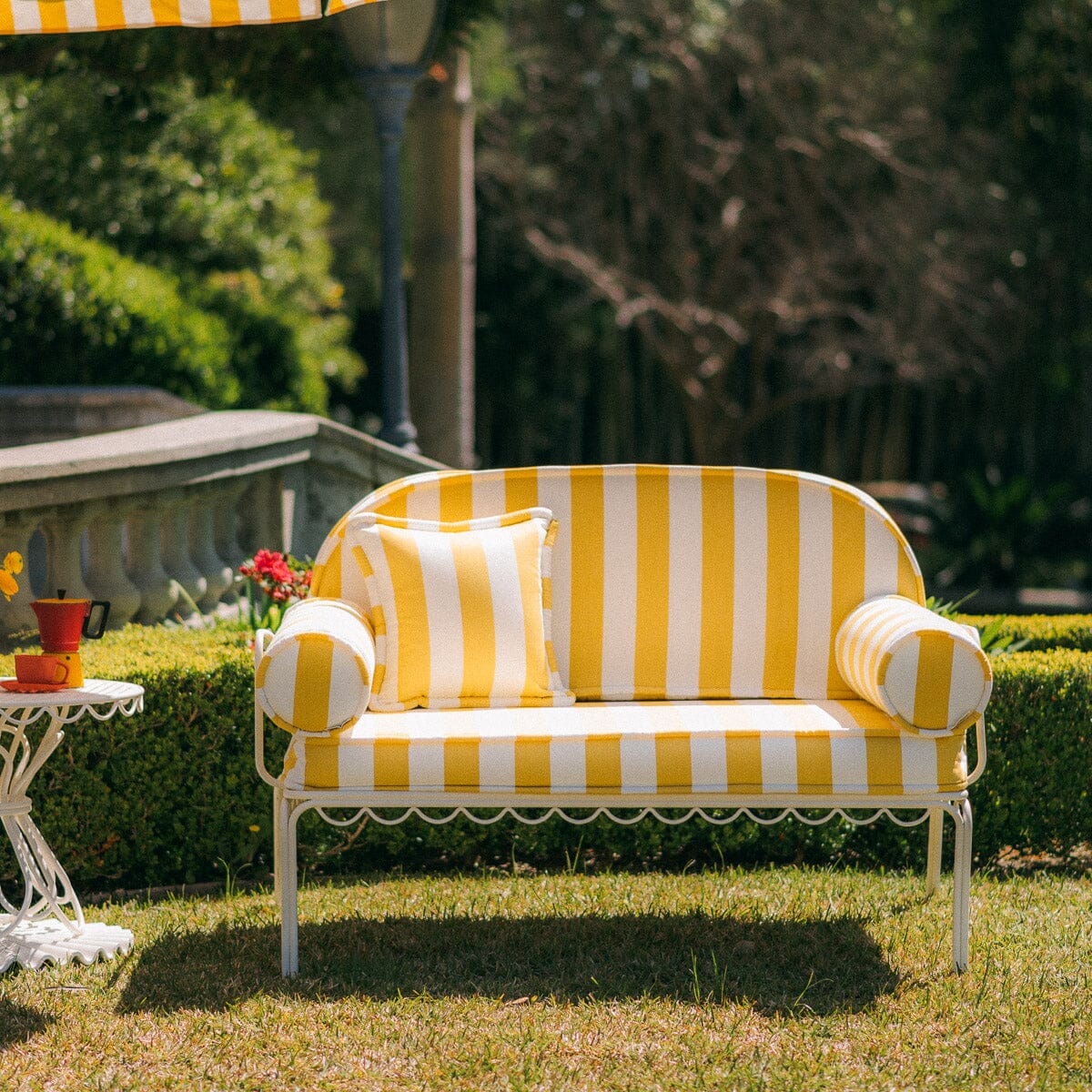The Al Fresco Love Seat