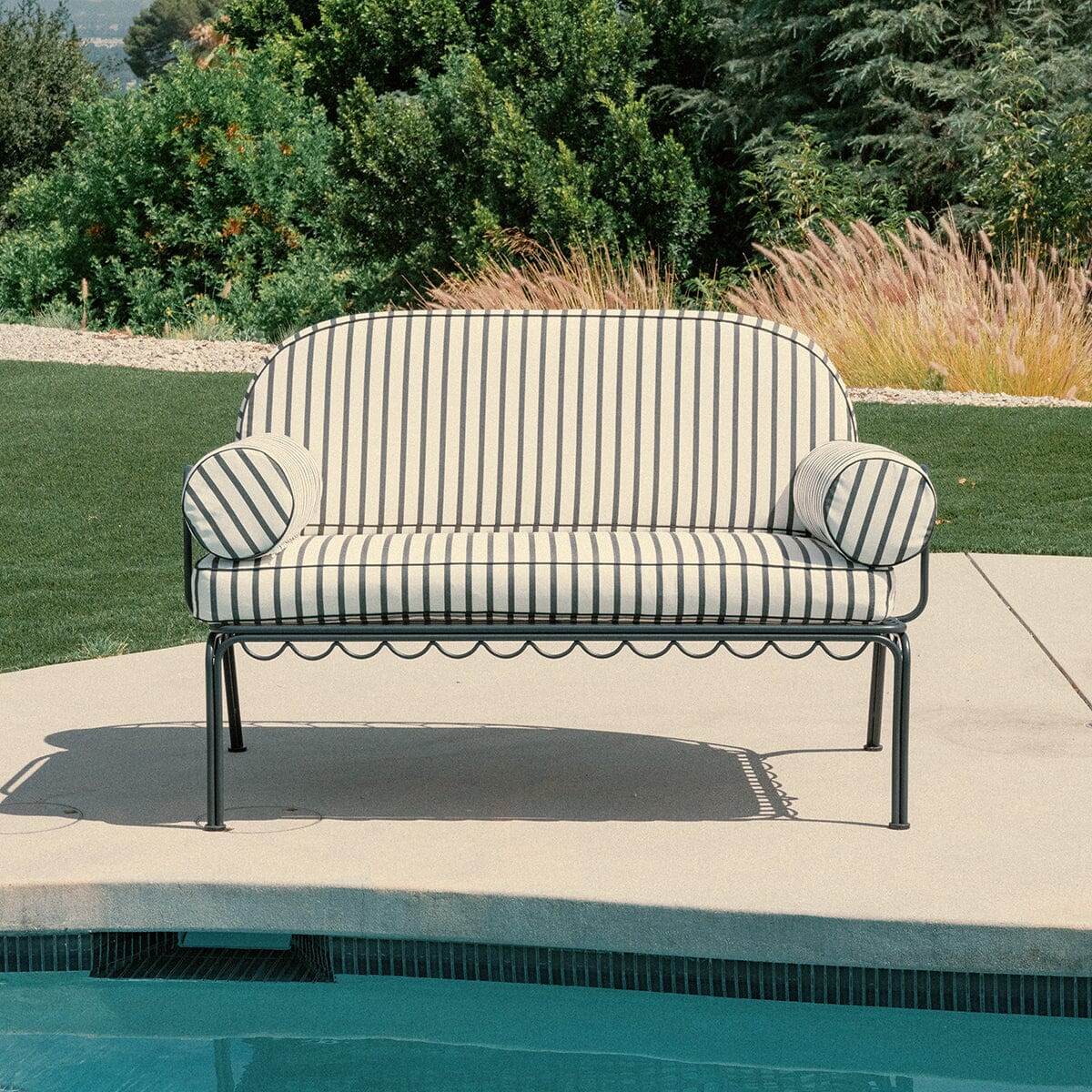 The Al Fresco Love Seat