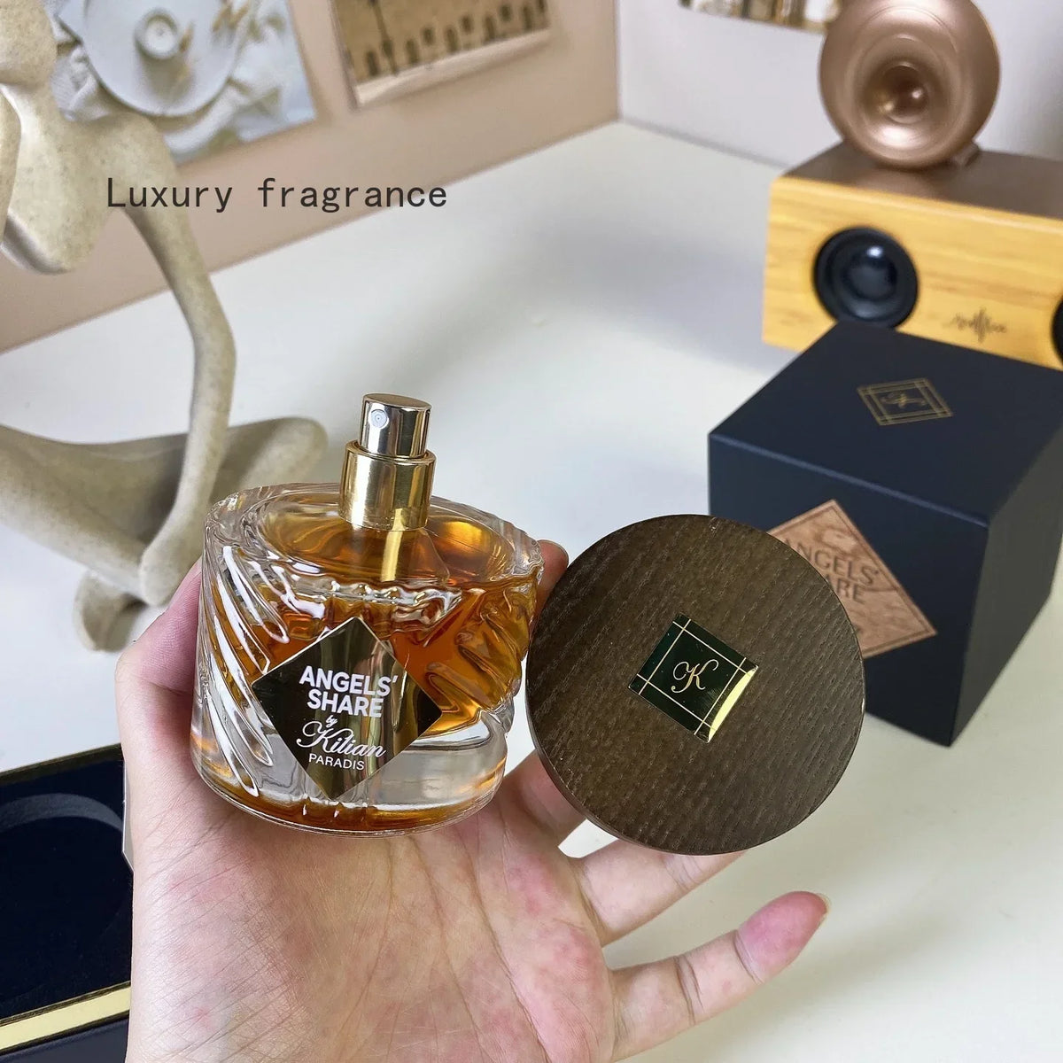 Unisex Soft Woody Perfume