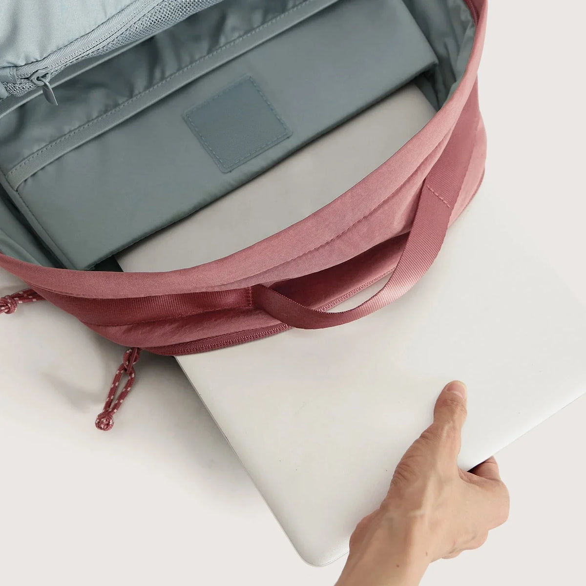 (FREE GIFT)Crush 18L Backpack