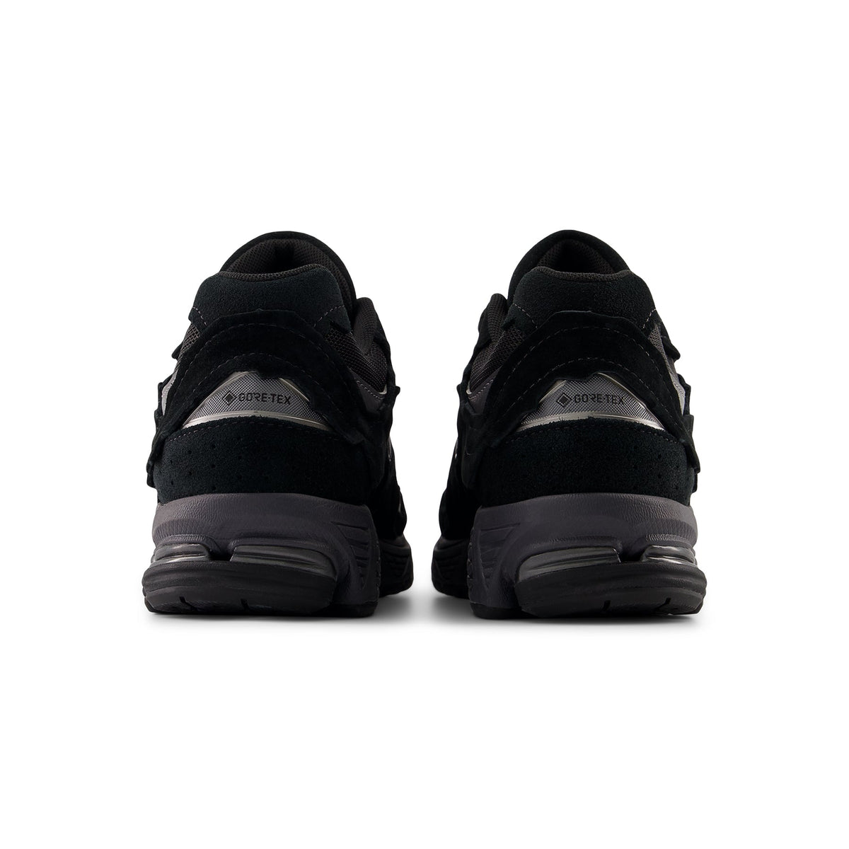New Balance 2002R Gore-Tex (Black/Magnet)