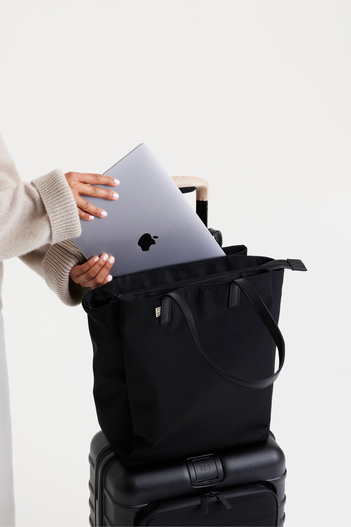 Resale The Commuter Tote in Black