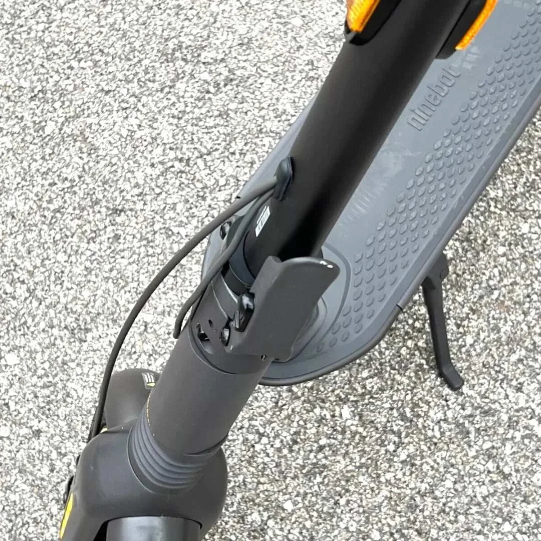 Segway - Max G2 Electric Kick Scooter Foldable w/ 43 Mile Range and 22 MPH Max Speed - Black - Good Condition