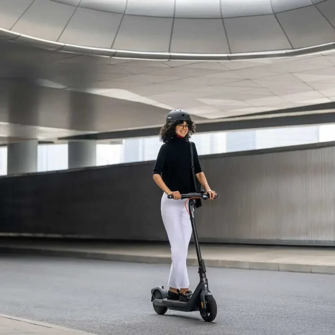 Segway - Ninebot E2 Pro Electric Scooter w/16.8 miles Max Operating Range & 15.5 mph Max Speed - Black - AA.05.14.05.0001 - Excellent Condition