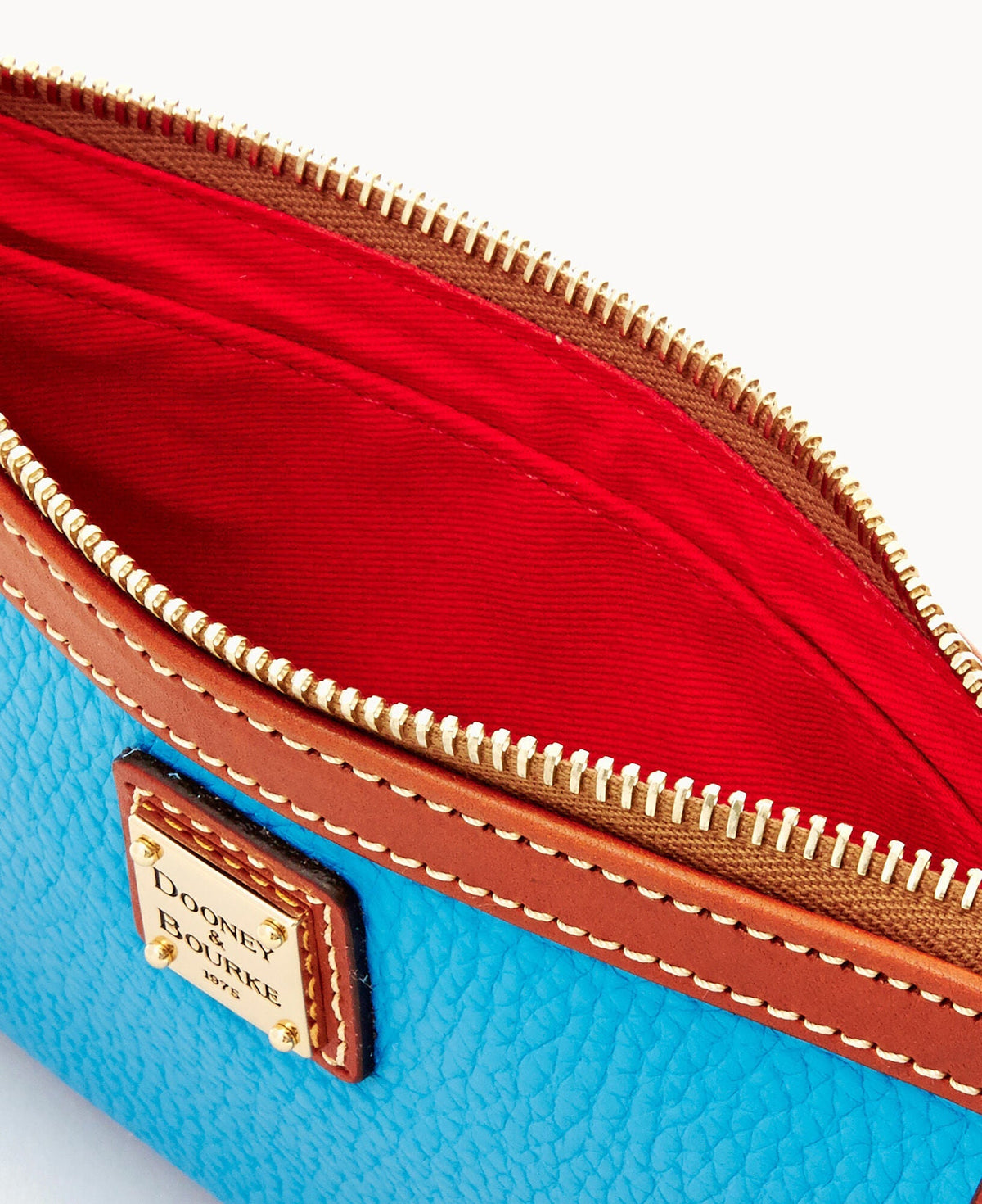 Pebble Grain Large Slim Wristlet