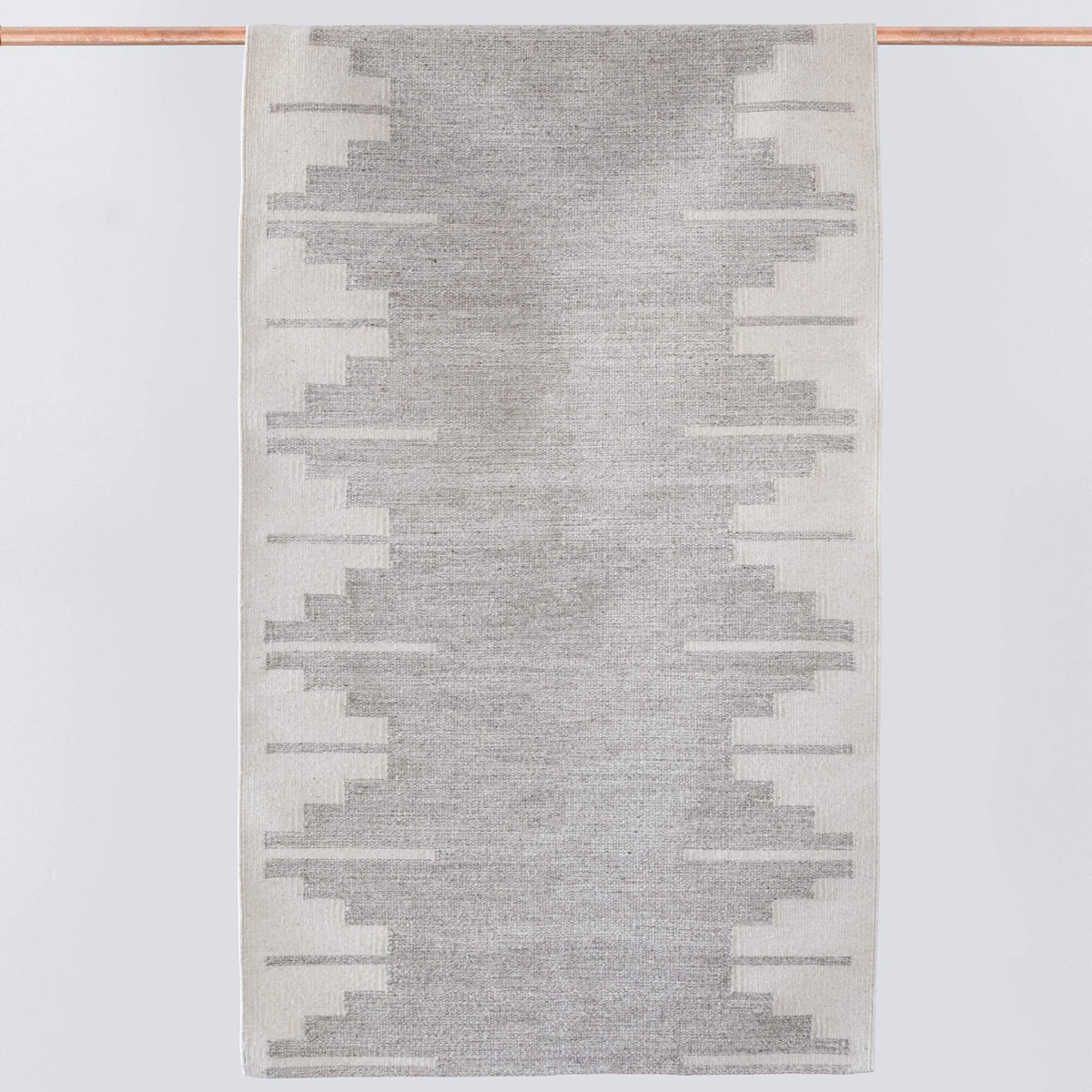 La Cima Handwoven Accent Rug - Grey