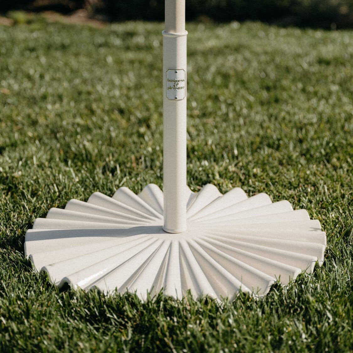 The Clamshell Base - 55 LB