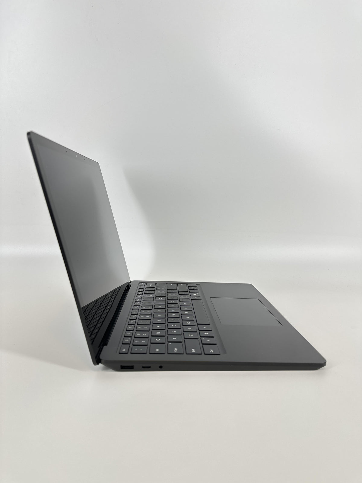 Microsoft Surface Laptop 6 13.5 Black 3.8 GHz Intel Core Ultra 7 16GB