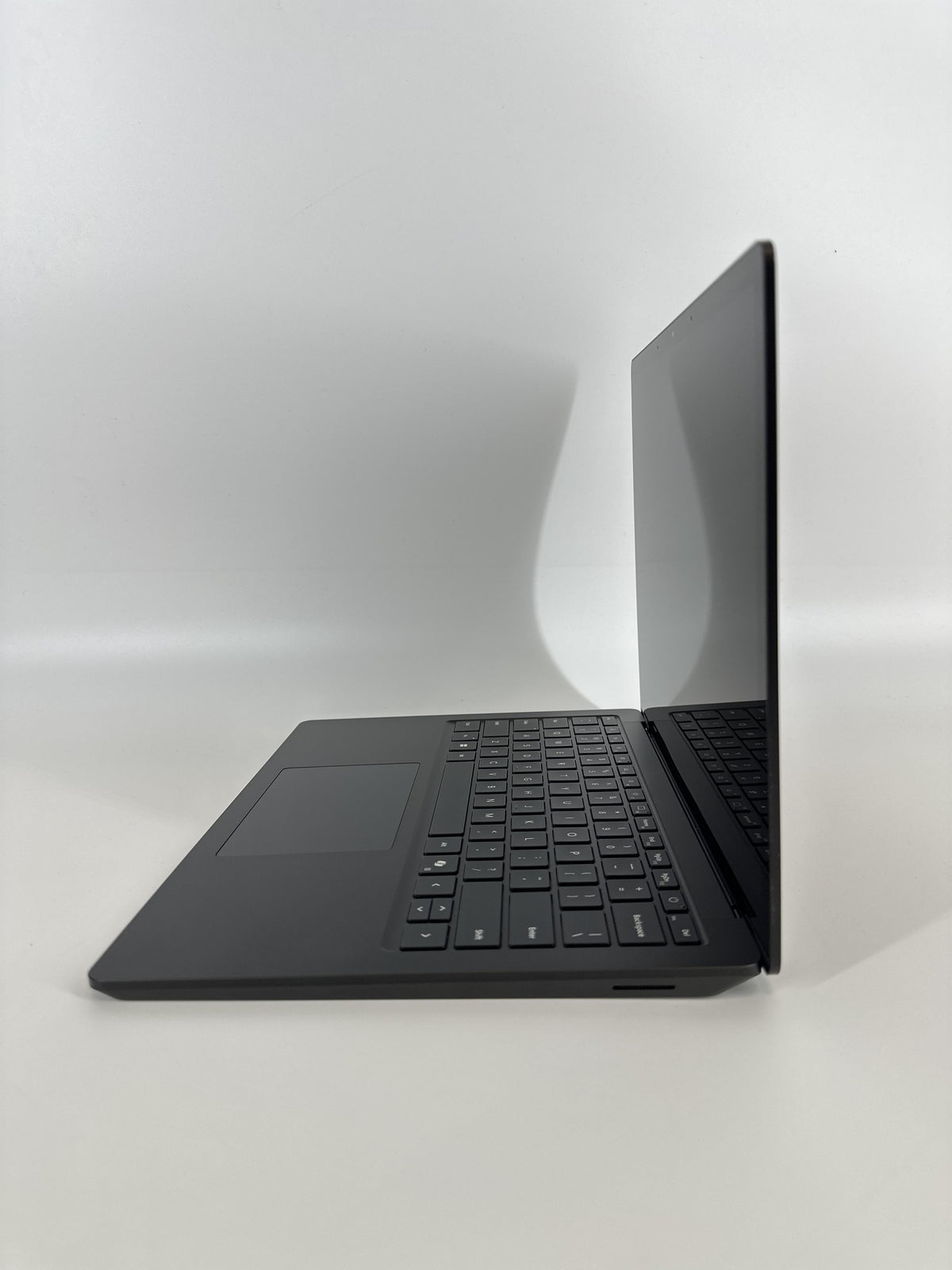 Microsoft Surface Laptop 6 13.5 Black 3.8 GHz Intel Core Ultra 7 16GB