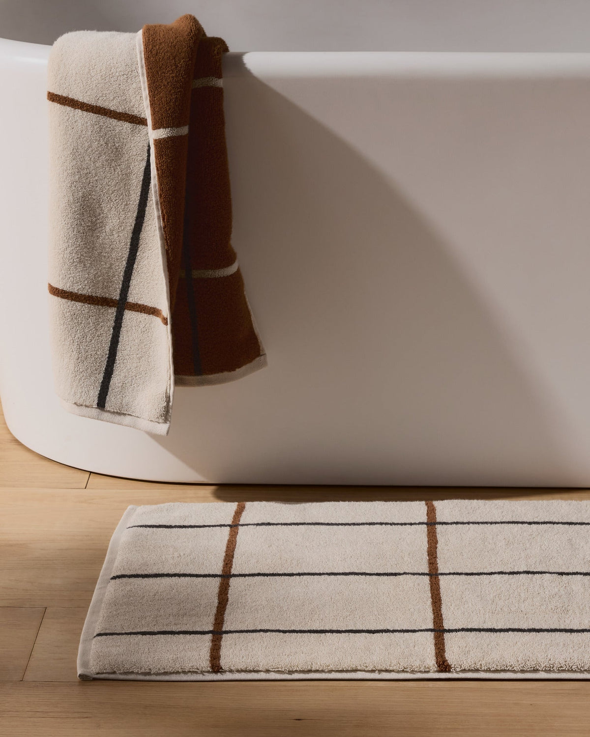 Organic Plush Tub Mat (Bone Windowpane)