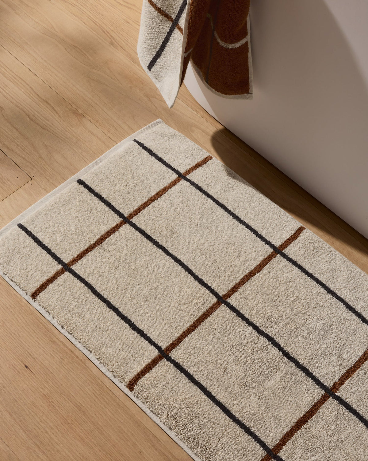 Organic Plush Tub Mat (Bone Windowpane)
