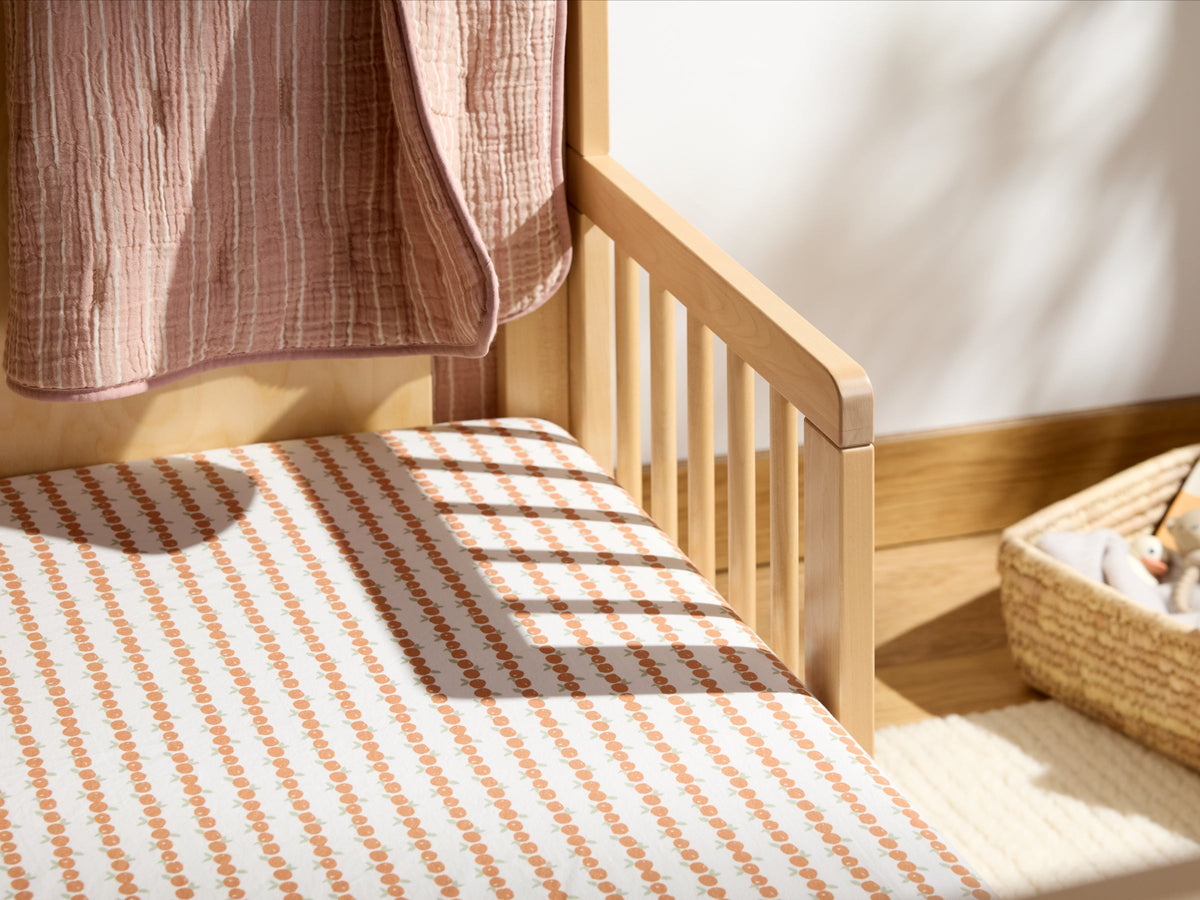 Percale Crib Sheet (Clementines)