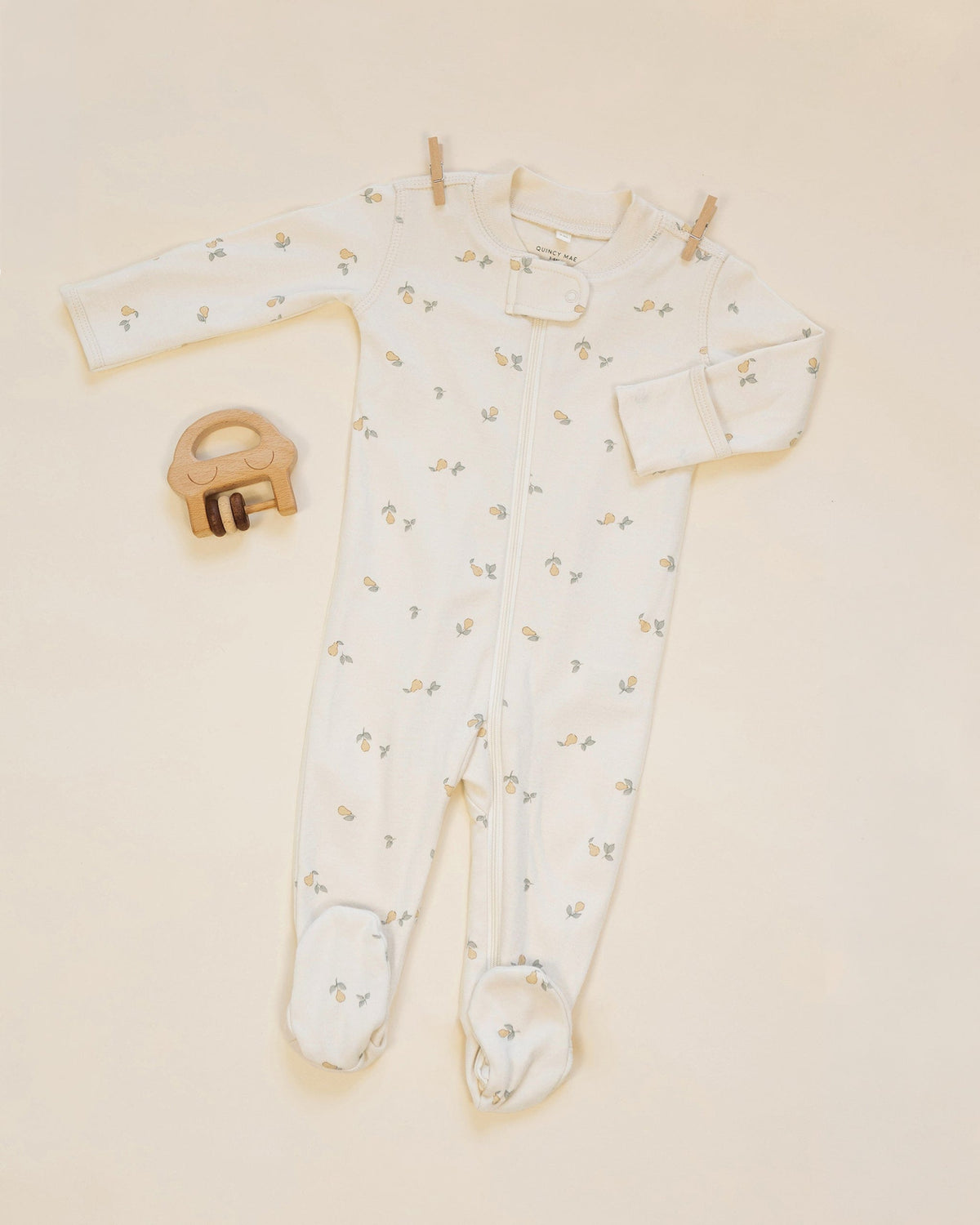 Quincy Mae Zip Long Sleeve Sleeper Footie - Pears, 3-6M