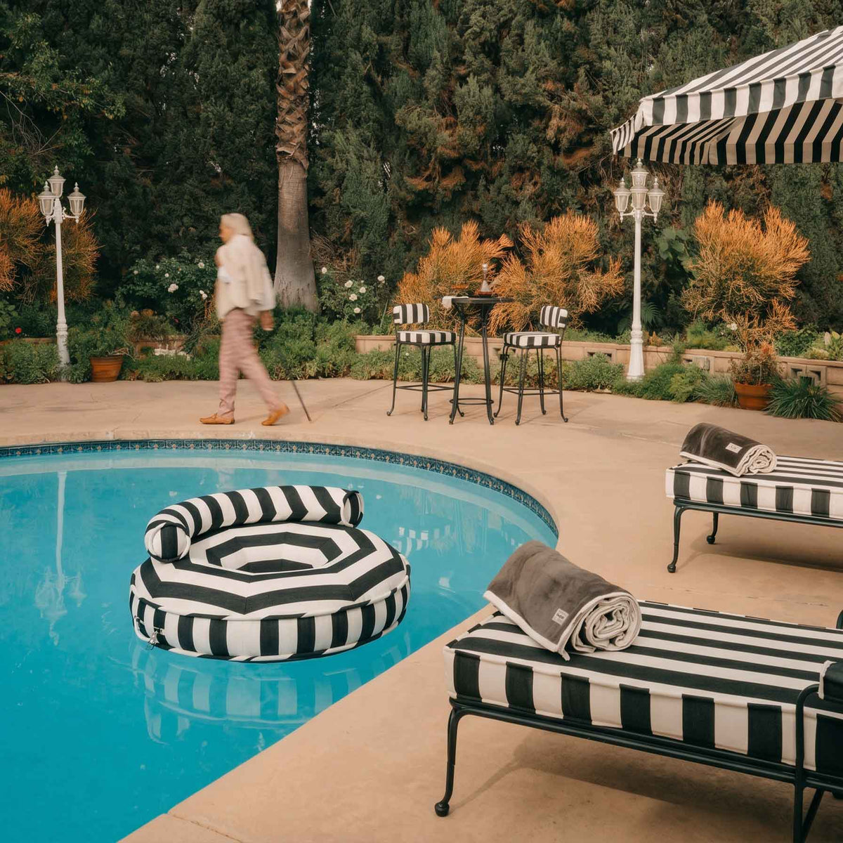 The Canvas Pool Ring