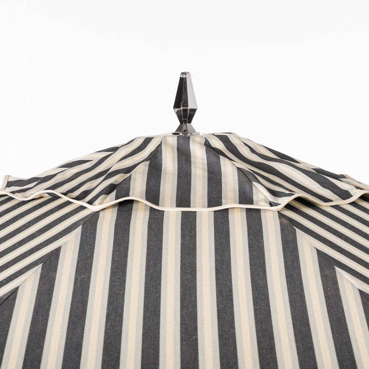 The Resort Market Umbrella x Jenni Kayne