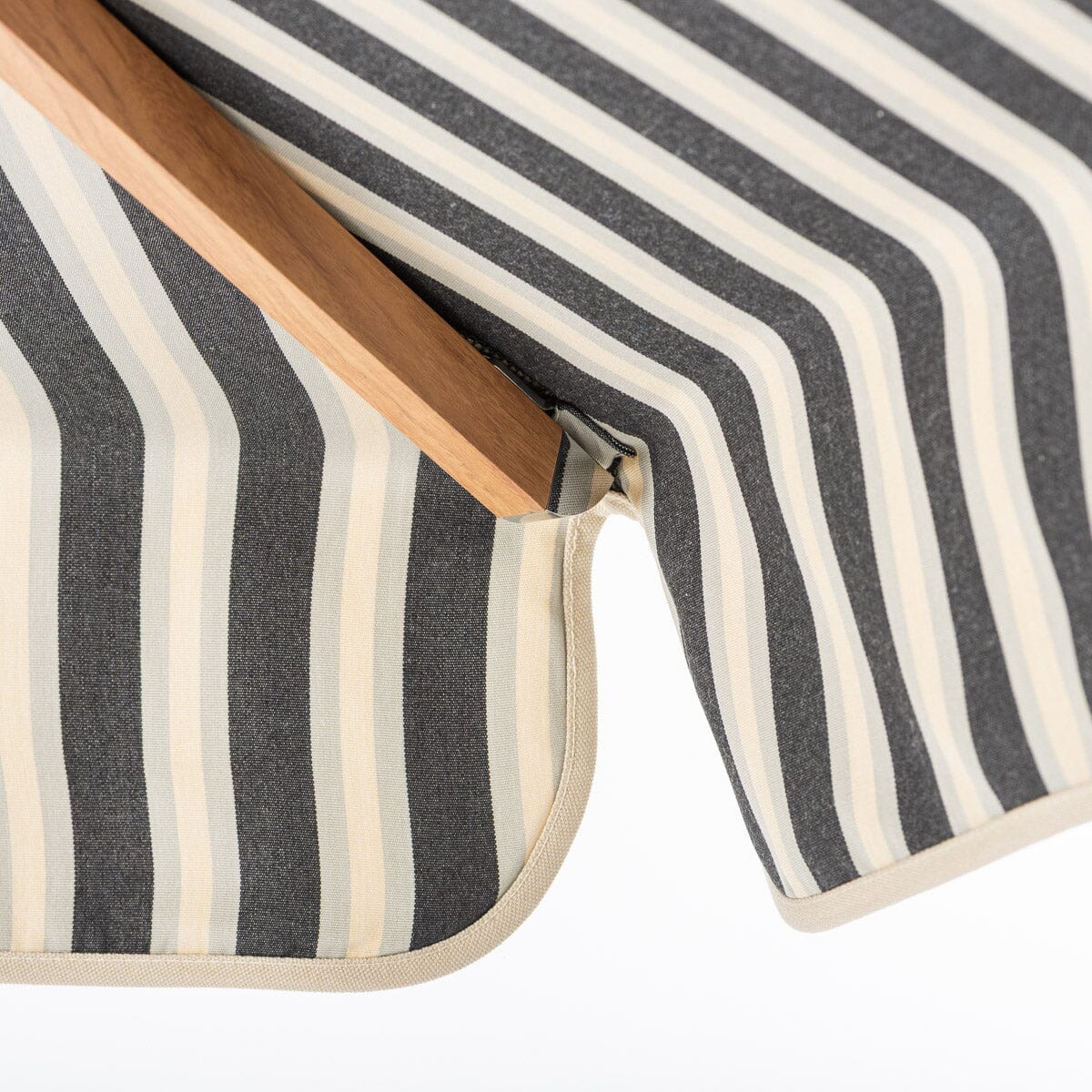 The Resort Market Umbrella x Jenni Kayne