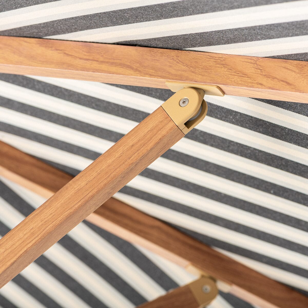 The Resort Market Umbrella x Jenni Kayne