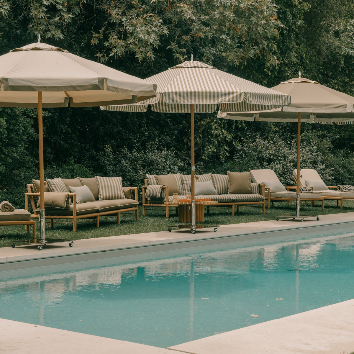 The Resort Market Umbrella x Jenni Kayne