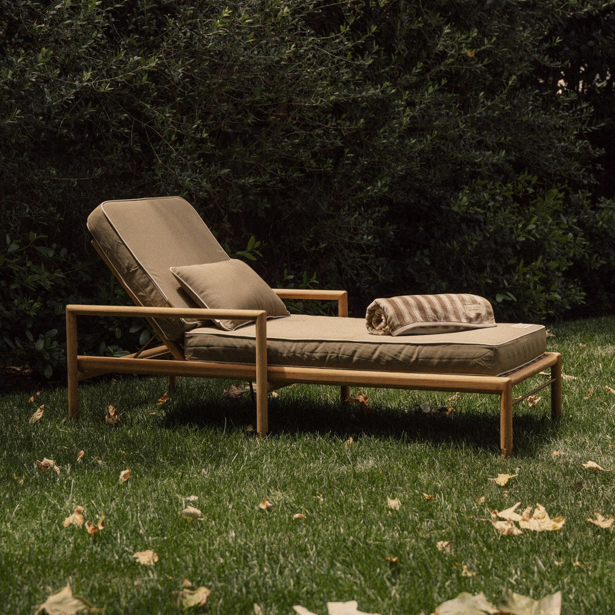 The WES Sun Lounger x Jenni Kayne