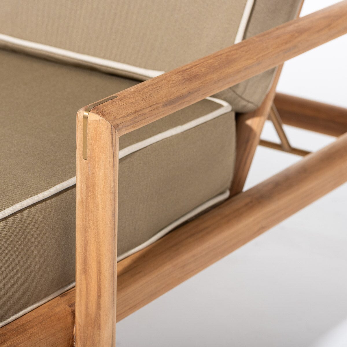 The WES Sun Lounger x Jenni Kayne