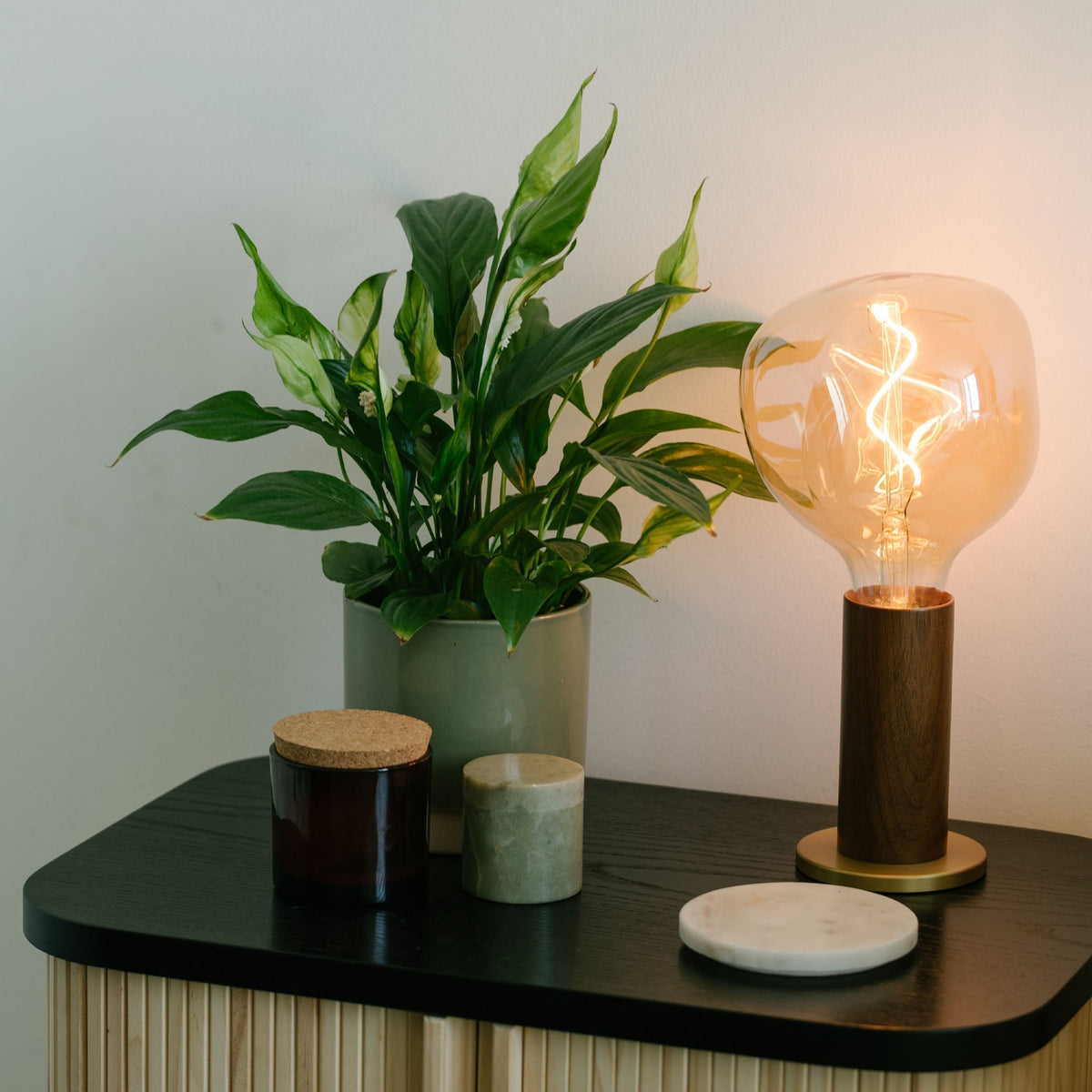 Knuckle Table Lamp in Walnut + Voronoi I